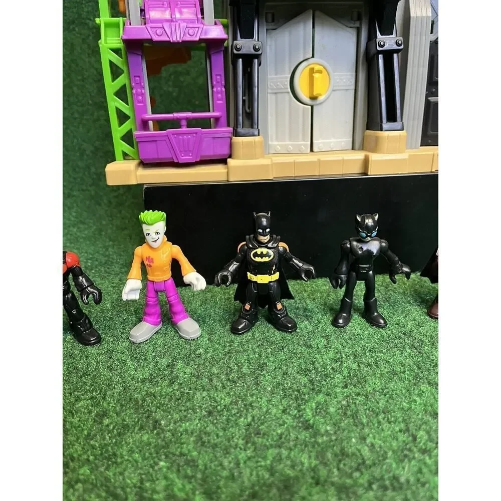 Fisher Price Imaginext DC Super Friends Wayne Manor Tower Batman Playset - Picture 3 of 10